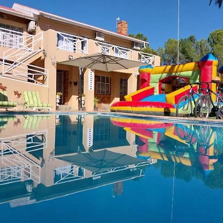Victoria Oaks Guesthouse Victoria West Esterno foto